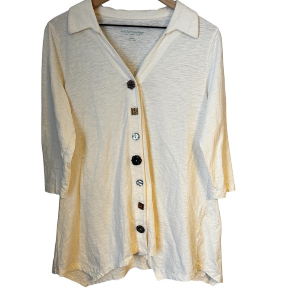 Soft Surroundings Cream Knit Top Sz M -Mismatched Button Detail Asymmetrical Hem - Picture 1 of 6